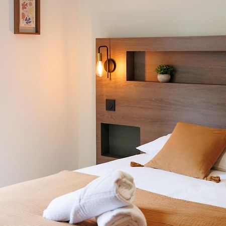 Appart'Hotel Le Corot - Acces Autonome - Saint-Junien Centre Bagian luar foto