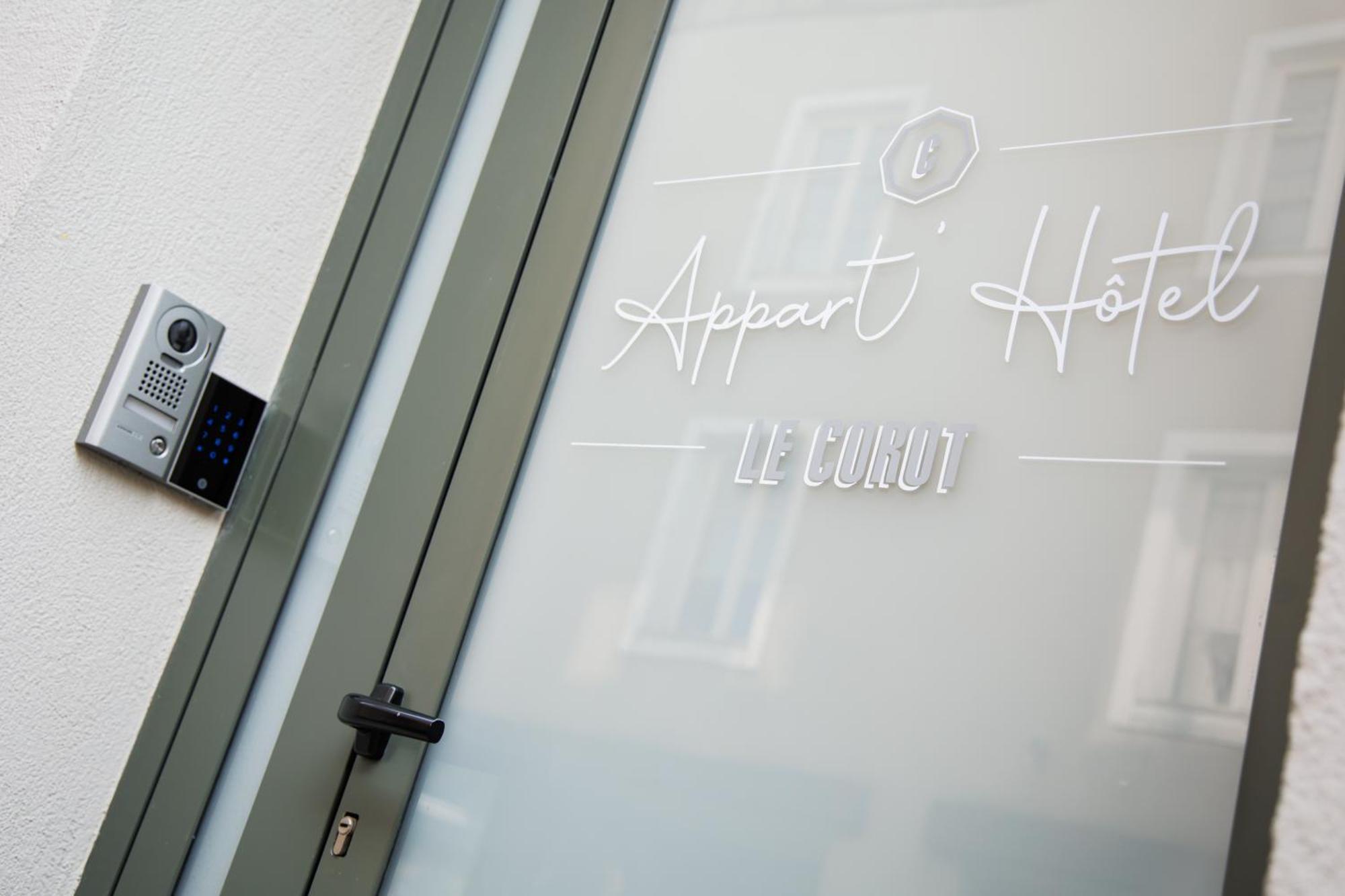 Appart'Hotel Le Corot - Acces Autonome - Saint-Junien Centre Bagian luar foto