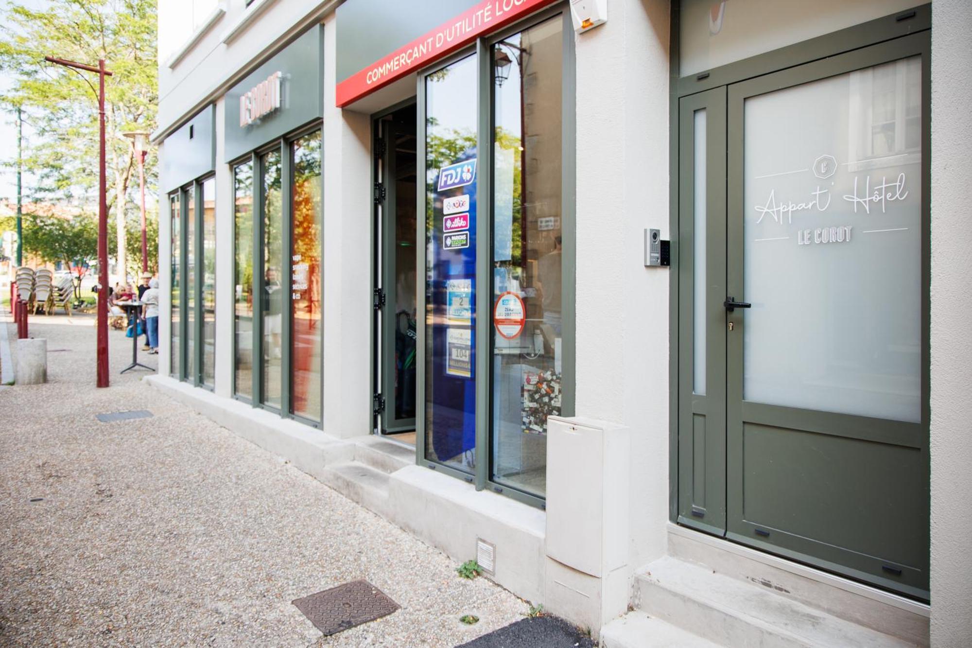 Appart'Hotel Le Corot - Acces Autonome - Saint-Junien Centre Bagian luar foto