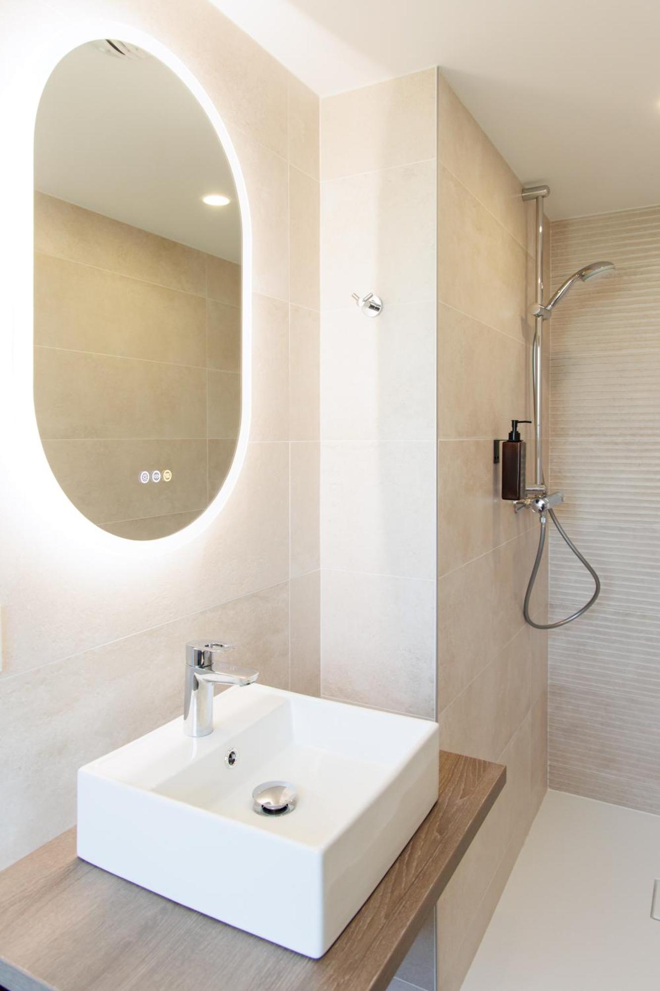 Appart'Hotel Le Corot - Acces Autonome - Saint-Junien Centre Bagian luar foto