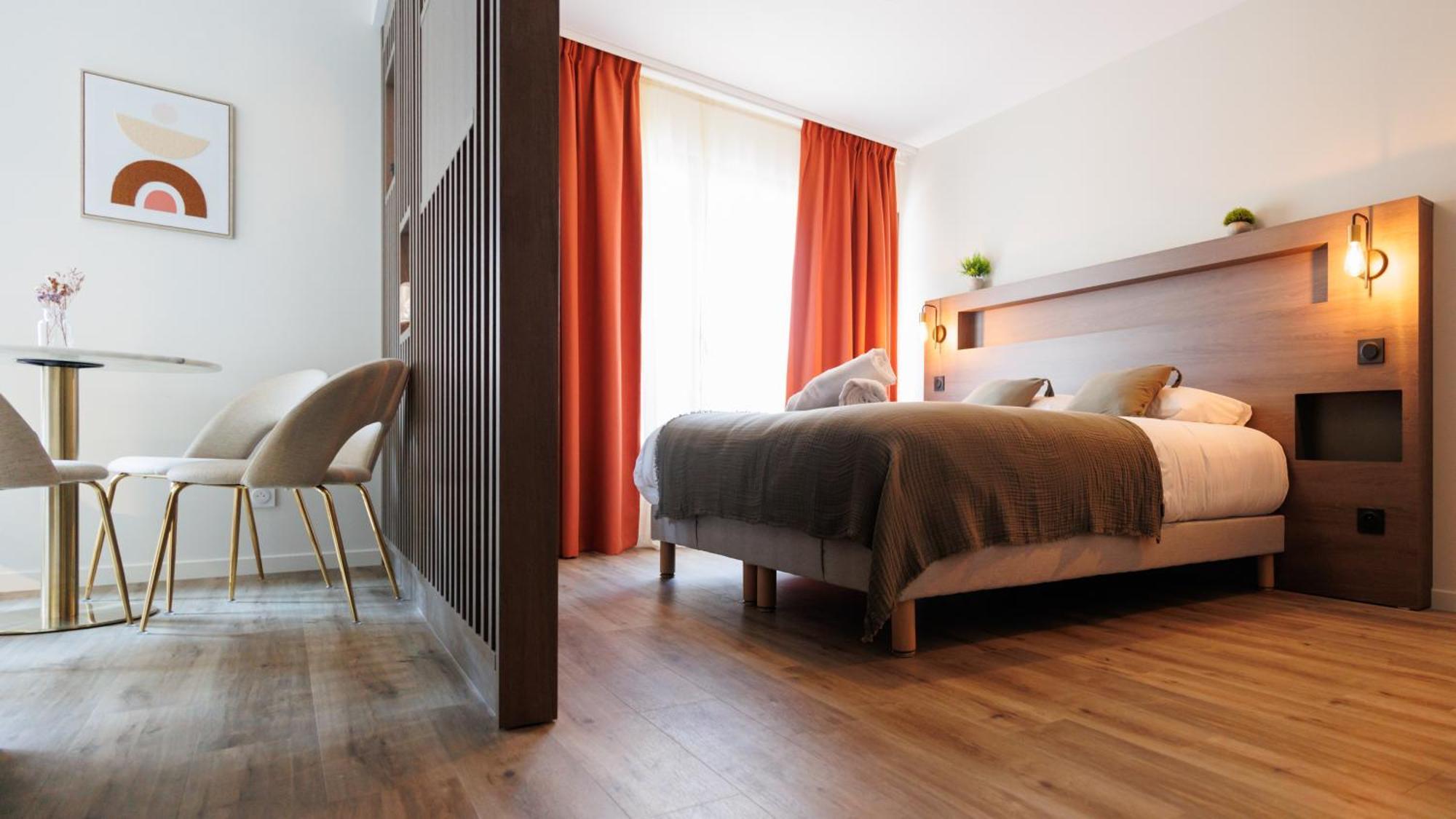 Appart'Hotel Le Corot - Acces Autonome - Saint-Junien Centre Bagian luar foto
