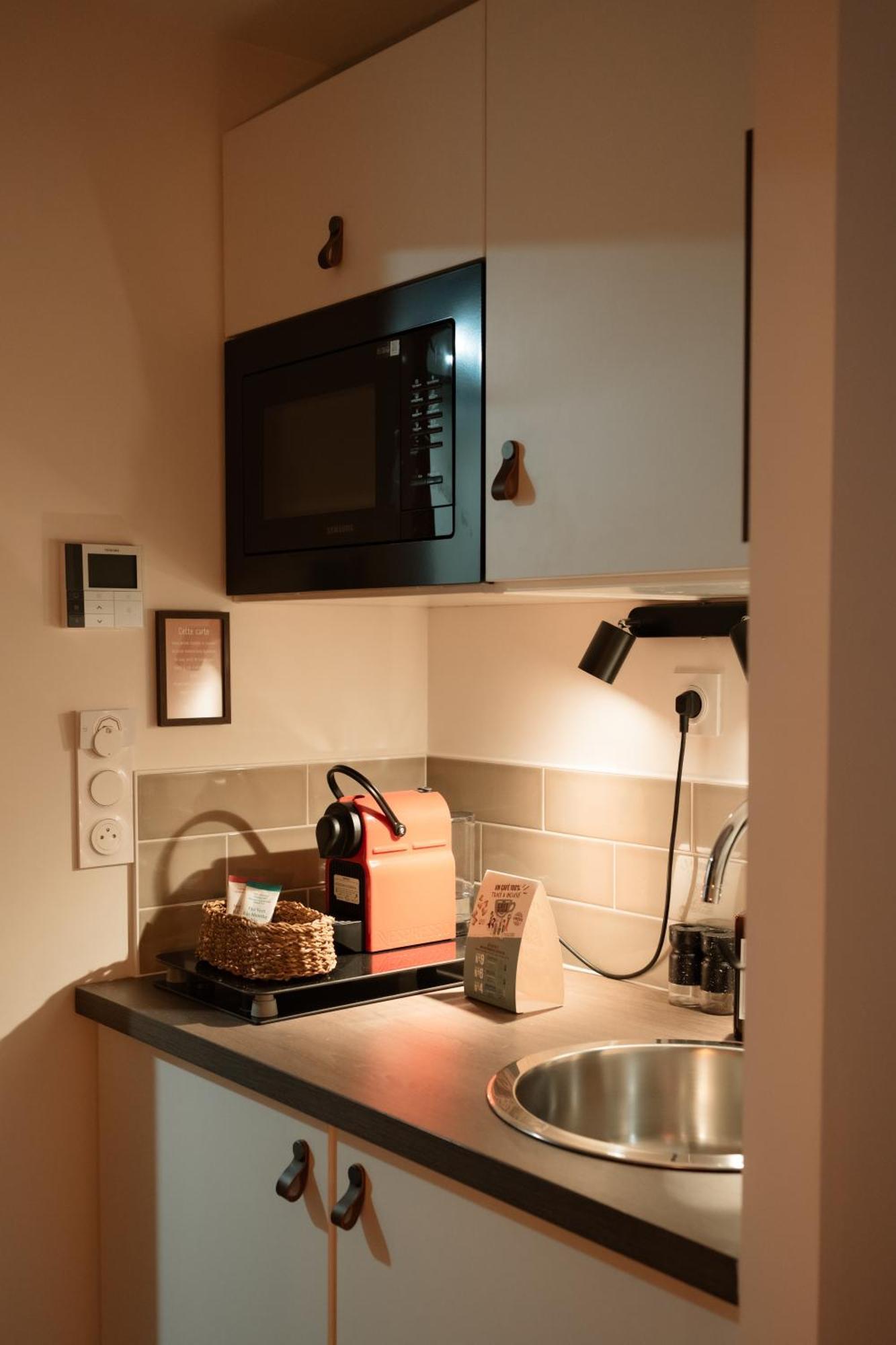 Appart'Hotel Le Corot - Acces Autonome - Saint-Junien Centre Bagian luar foto